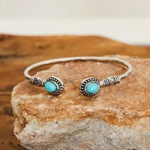NWOT - Elegant Silver Tone Bracelet with Faux Turquoise Accents